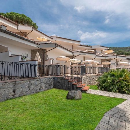Hotel Baia Imperiale Spiaggia di Cavoli Экстерьер фото