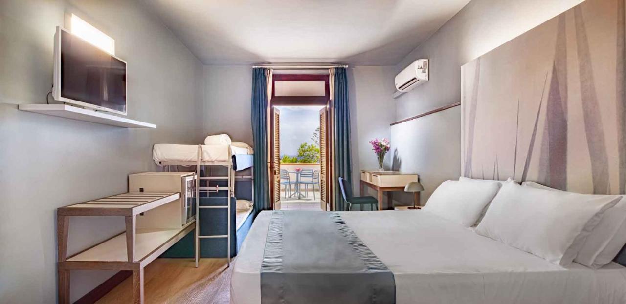 Hotel Baia Imperiale Spiaggia di Cavoli Экстерьер фото
