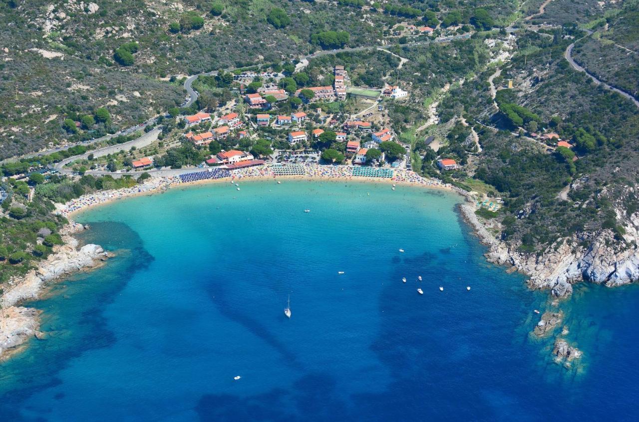 Hotel Baia Imperiale Spiaggia di Cavoli Экстерьер фото