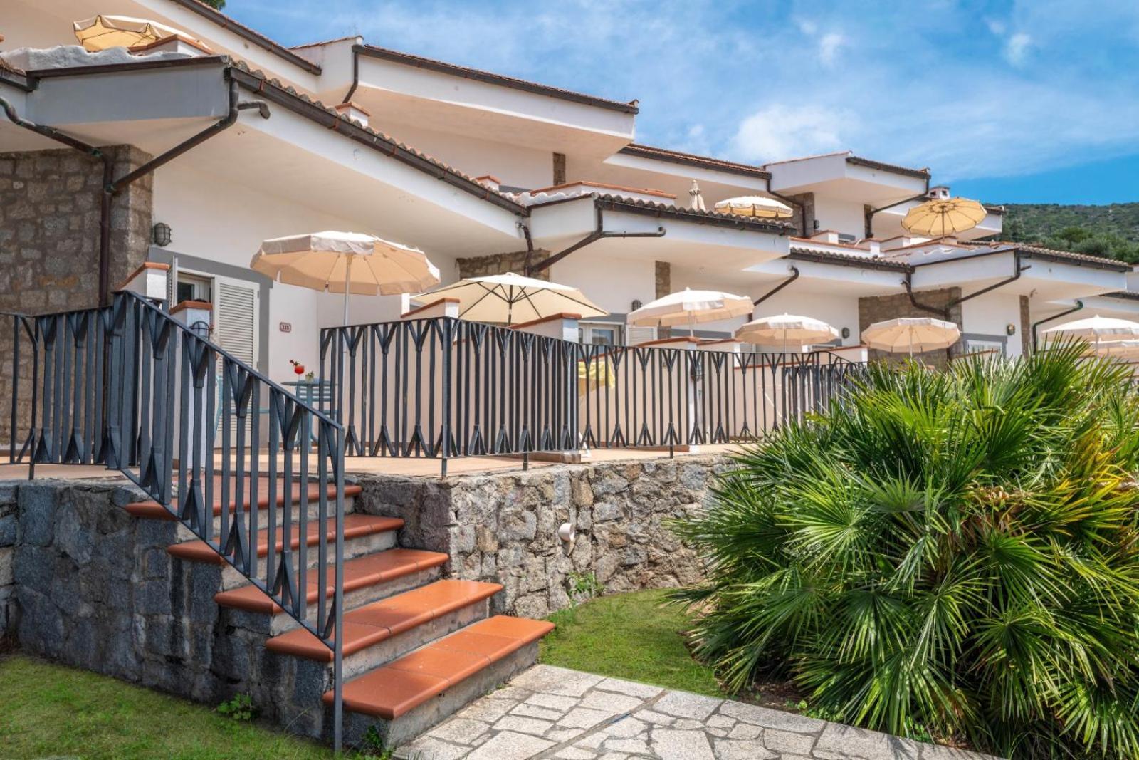 Hotel Baia Imperiale Spiaggia di Cavoli Экстерьер фото