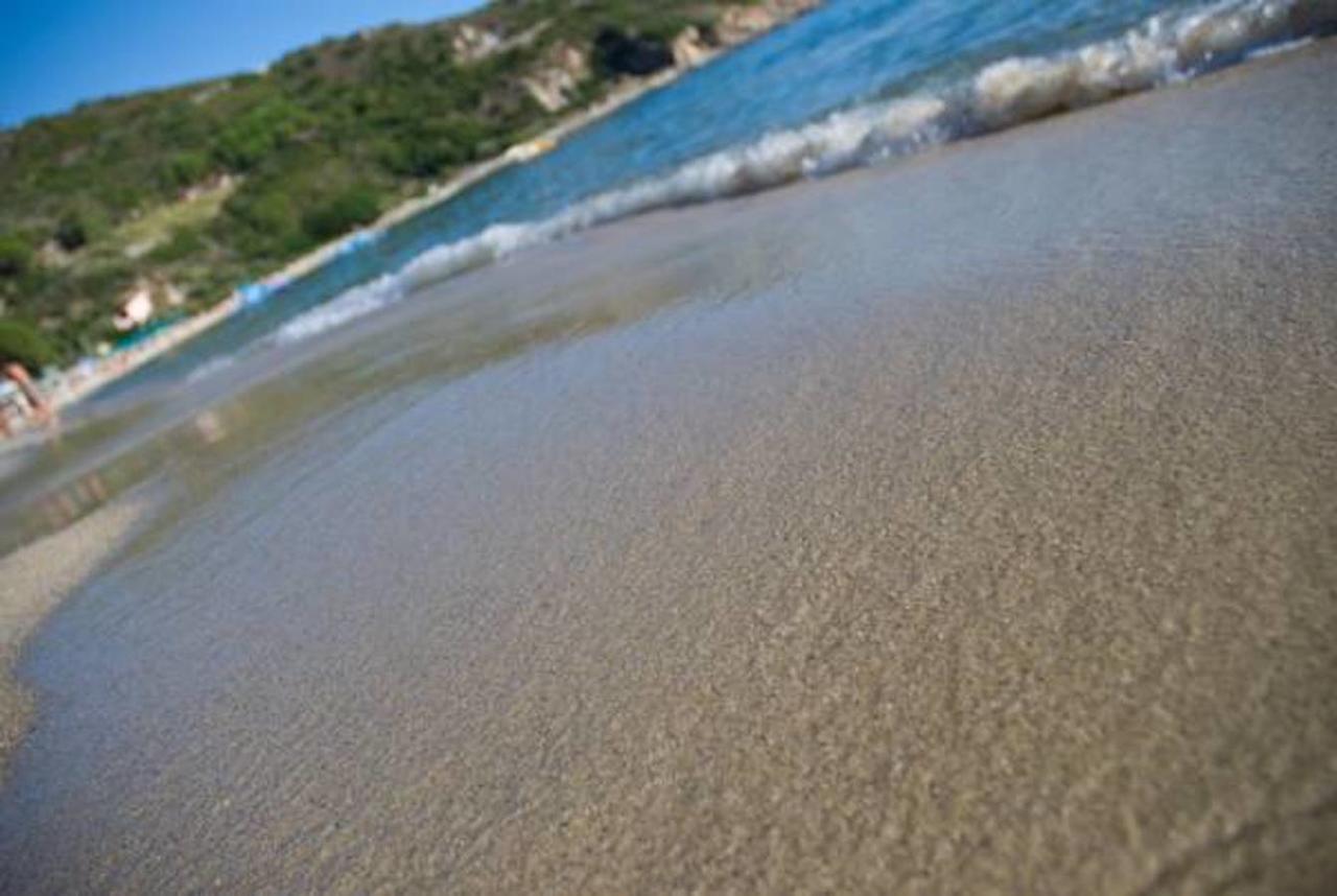 Hotel Baia Imperiale Spiaggia di Cavoli Экстерьер фото